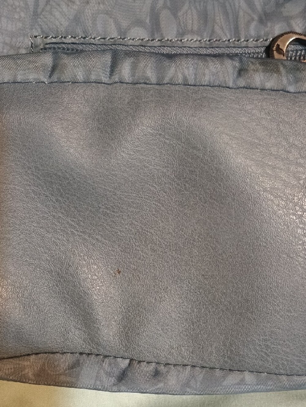 Sakroots Light Blue Floral Crossbody Bag with Adjustable Strap - Picture 5 of 5